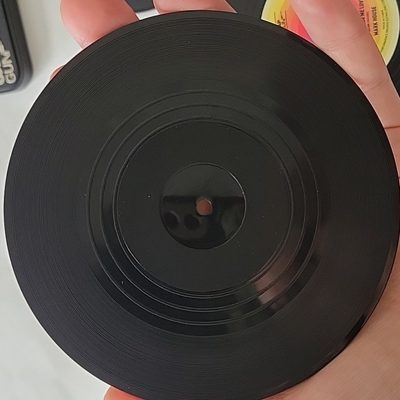 VINYL Coaster Set on a Record Player Design - Picture 9 of 10